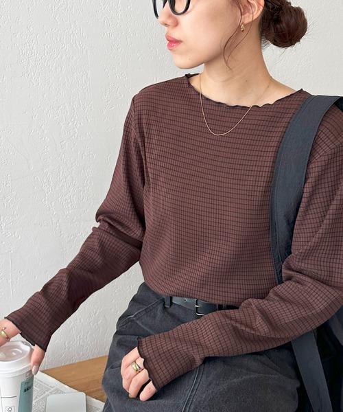 DISCOAT（ディスコート）の「≪新色追加！≫【WEB限定】前後2WAYリブメローロングスリーブ（Tシャツ/カットソー・レディース・ブラック/オフホワイト/アイボリー/グリーン系その他/ライトグレー/クリア/ホワイト系その他/ブルー系その他/グリーン系その他2/ブラック系その他2/ブラック系その他/キャメル/グレイッシュベージュ/ブラウン/ベージュ/ピンク/ブラウン系その他/グレー系その他/ネイビー/カーキ/サンドベージュ/モカ/ピンク系その他/ブラウン系その他2・FREE）」の11枚目の写真