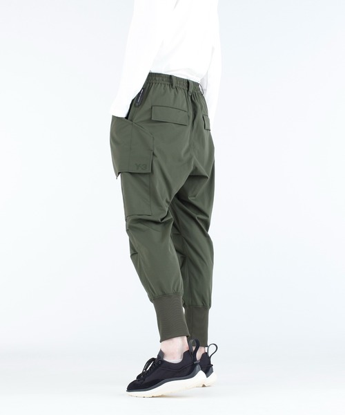 Y-3（ワイスリー）の「M CL BONDED RIP UTLTYPANTS（その他パンツ・メンズ・ダークグリーン・MEDIUM/SMALL/LARGE/X-SMALL/X-LARGE）」の2枚目の写真