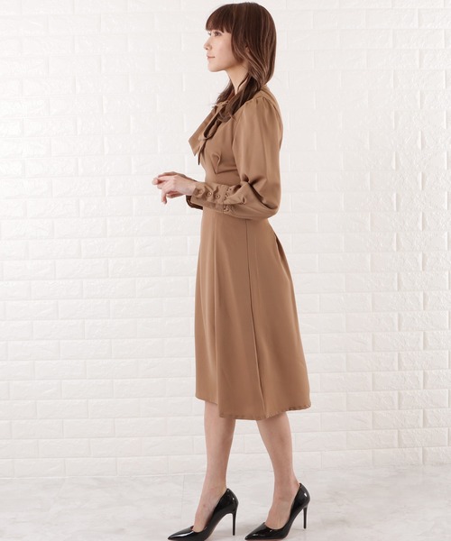 Lace Ladies(レースレディース)の「ボウタイフレアワンピース(ワンピース・レディース・ネイビー/グレイッシュベージュ・S/XL/M/L)」の8枚目の写真
