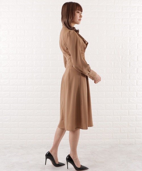 Lace Ladies(レースレディース)の「ボウタイフレアワンピース(ワンピース・レディース・ネイビー/グレイッシュベージュ・S/XL/M/L)」の10枚目の写真
