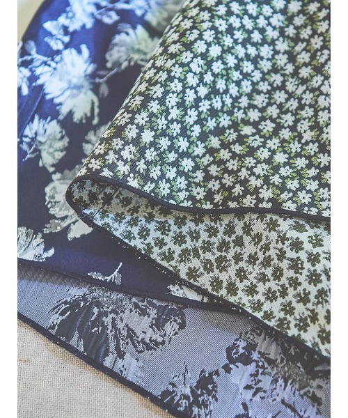 Te chichi（テチチ）の「【貴島明日香コラボ】フラワージャカードリバーシブルスカート（スカート・レディース・ネイビー/ブラック・MEDIUM/SMALL）」の7枚目の写真