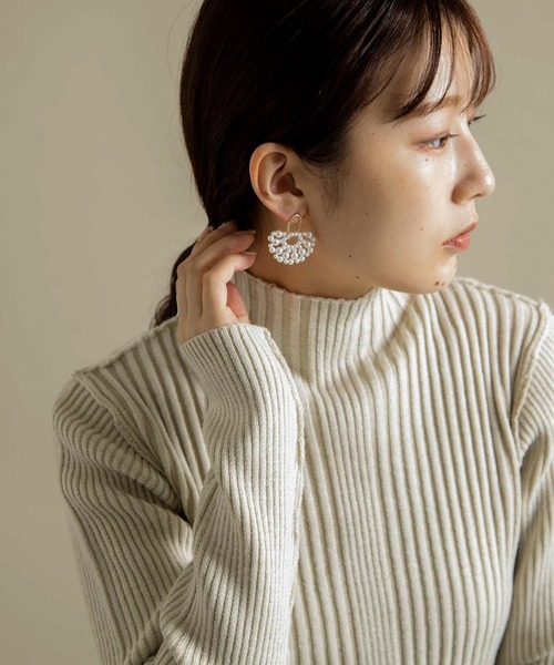 SMELLY(スメリー)の「パールメタルコンビピアス(ピアス(両耳用)・レディース・ゴールド系その他・-)」の3枚目の写真