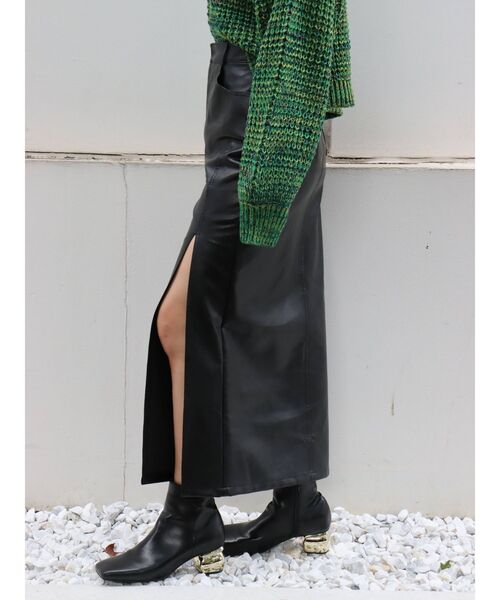 EVRIS（エヴリス）の「ディープスリットフェイクレザースカート（スカート・レディース・ブラック/アイボリー・SMALL/MEDIUM）」の6枚目の写真