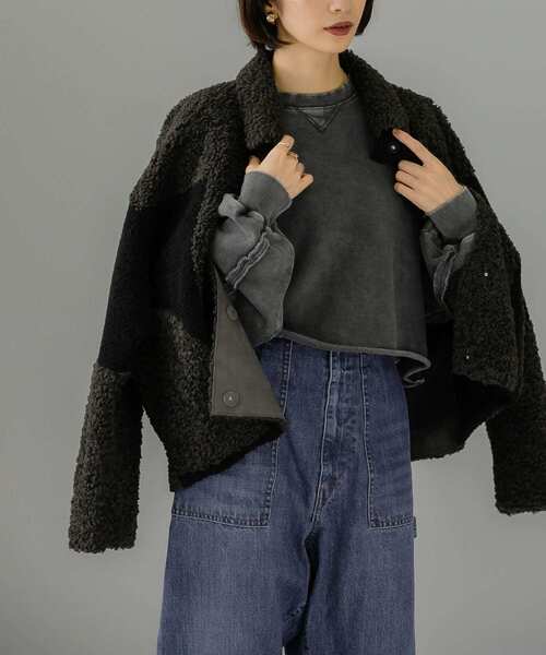 KBF(ケイビーエフ)の「『UR TECH』クロップドダメージスウェット(スウェット・レディース・カーキ/オフホワイト/チャコールグレー・ONE)」の12枚目の写真