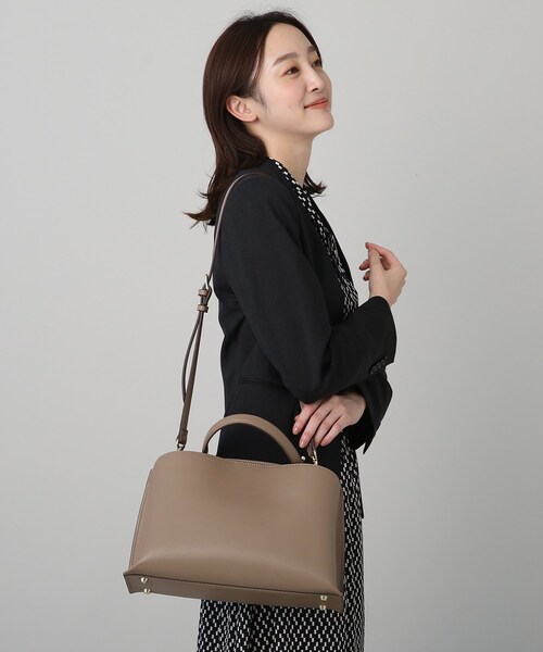 UNTITLED（アンタイトル）の「◆【セレモニー／通勤】トラペーズショルダーバッグ＜オンオフどちらも＞（ショルダーバッグ・レディース・ブラック/ブラウン系その他/ブルー・99）」の17枚目の写真