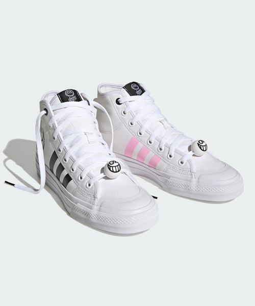 adidas(アディダス)の「ニッツァ ハイ RF × アンドレ・サライヴァ / NIZZA HIGH RF × ANDRE SARAIVA / キャンバススニーカー / ハイカット / アディダスオリジナルス adidas Originals(スニーカー・メンズ・ホワイト・22.5cm/23.0cm/23.5cm/24.0cm/24.5cm/25.0cm/25.5cm/26.0cm/26.5cm/27.0cm/27.5cm/28.0cm/28.5cm/29.0cm)」の3枚目の写真