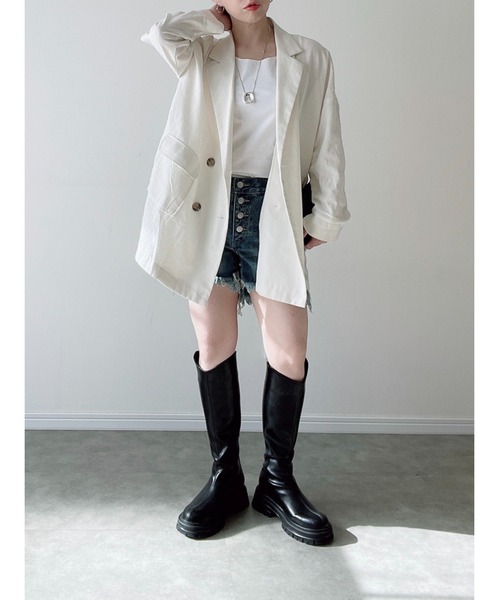 Yucca(ユッカ)の「裾フリンジデニムショートパンツ(MEKKE 低身長向け)(デニムパンツ・レディース・ブルー/サックスブルー・SMALL/MEDIUM/X-SMALL)」の4枚目の写真