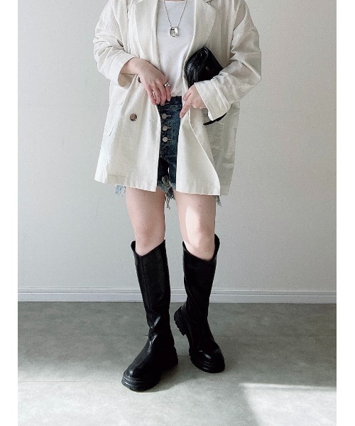 Yucca(ユッカ)の「裾フリンジデニムショートパンツ(MEKKE 低身長向け)(デニムパンツ・レディース・ブルー/サックスブルー・SMALL/MEDIUM/X-SMALL)」の7枚目の写真
