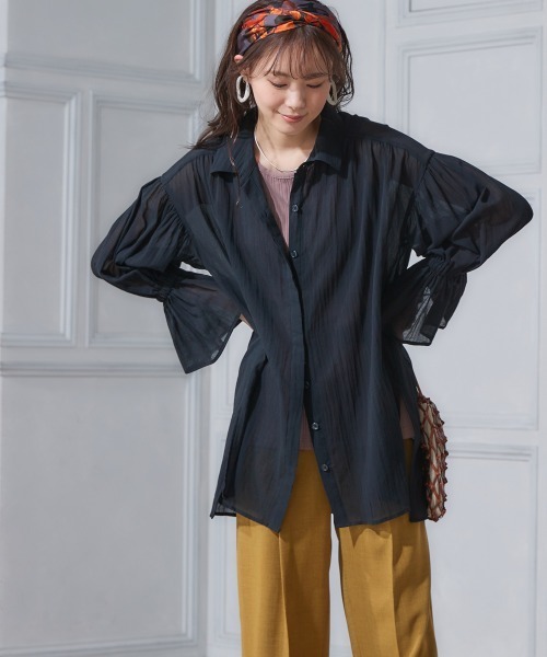 miclat（ミクラ）の「大きいサイズ　シアーギャザーシャツ　miclat（シャツ/ブラウス・レディース・ブラック/ピンク系/グリーン・L～LL/3L～4L）」の2枚目の写真