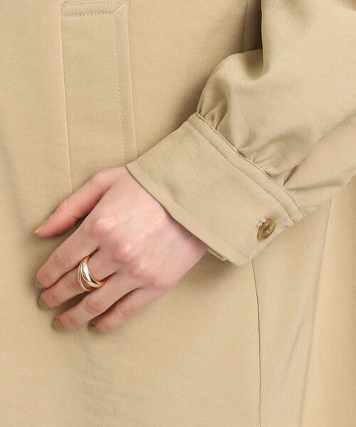 DRESKIP（ドレスキップ）の「◆大人かわいいボリューム袖【撥水】ステンカラーコート（ステンカラーコート・レディース・サンドベージュ/ネイビー/レモンイエロー・04/03/02）」の8枚目の写真
