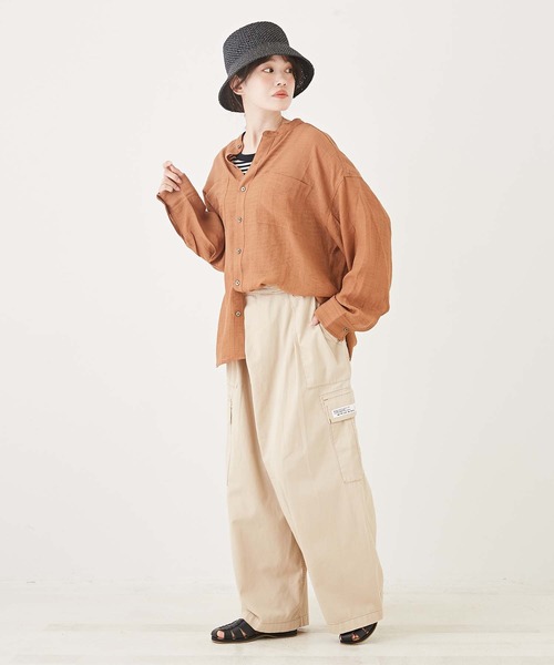 CUBE SUGAR(キューブシュガー)の「綿ツイルワイドカーゴパンツ(カーゴパンツ・レディース・ベージュ/ブラウン/カーキ・M)」の7枚目の写真