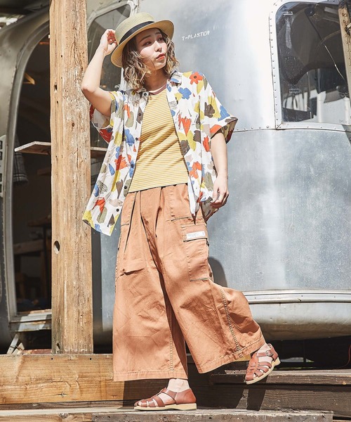 CUBE SUGAR(キューブシュガー)の「綿ツイルワイドカーゴパンツ(カーゴパンツ・レディース・ベージュ/ブラウン/カーキ・M)」の13枚目の写真