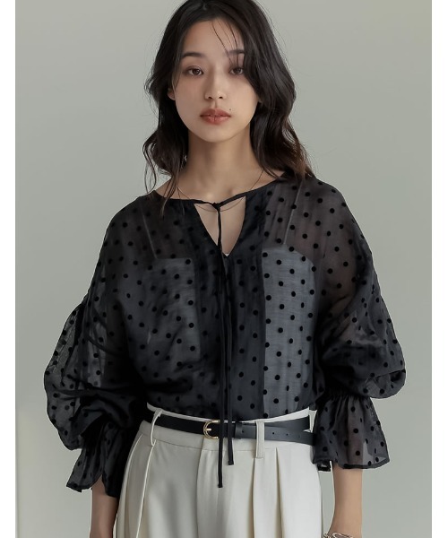 Re:EDIT（リエディ）の「[選べる]シアー/フロッキードットカフタンシアーブラウス（シャツ/ブラウス・レディース・ブラック/アイボリー系/ブルー/イエロー/アイボリー/ブラック系その他2/ブラック系その他/ホワイト系その他2/グリーン/ホワイト系その他・LARGE/MEDIUM）」の21枚目の写真