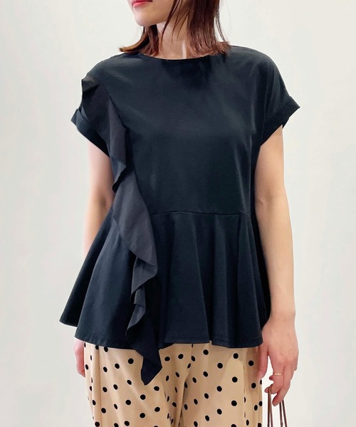 PICCIN（ピッチン）の「サイドフリルペプラムプルオーバー（Tシャツ/カットソー・レディース・オフホワイト/ブラック・M/L）」の2枚目の写真