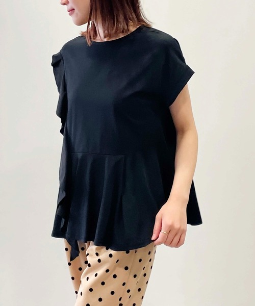 PICCIN（ピッチン）の「サイドフリルペプラムプルオーバー（Tシャツ/カットソー・レディース・オフホワイト/ブラック・M/L）」の7枚目の写真