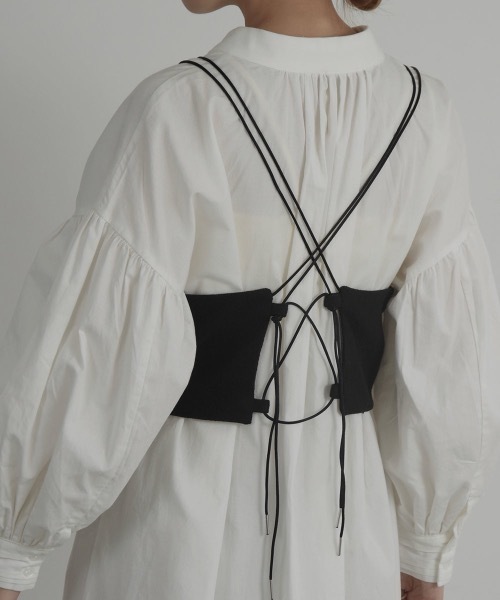 Amiur（エミレ）の「lady like back cross bustier（その他