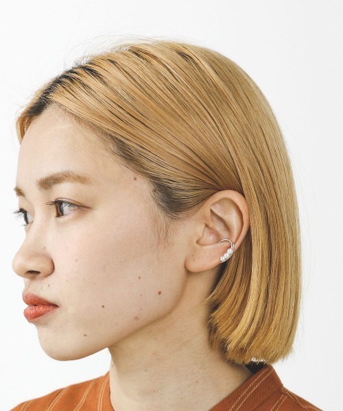 BEAMS HEART(ビームスハート)の「BEAMS HEART / ミニフェイクパール イヤカフ(イヤーカフ・レディース・シルバー/ゴールド・ONE SIZE)」の2枚目の写真