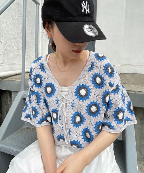 LOWRYS FARM(ローリーズファーム)の「2WAYクロシェアミSS 704165(カーディガン/ボレロ・レディース・アイボリー/グレー/ブラック・FREE)」の3枚目の写真
