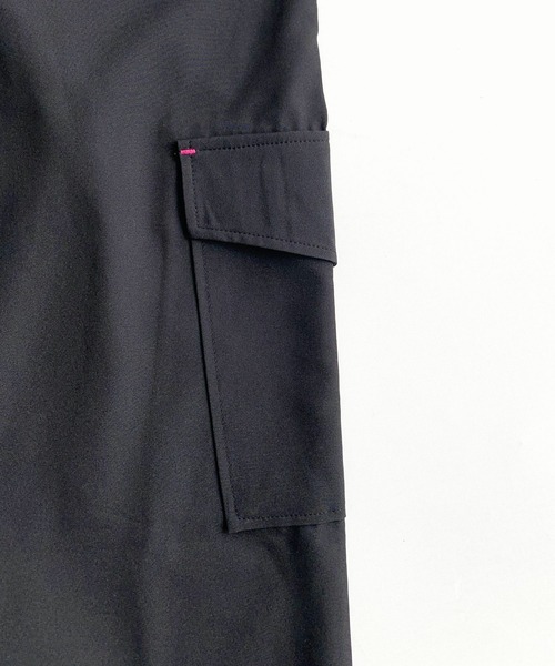 Q（キュー）の「カーゴジョガーパンツ（カーゴパンツ・レディース・グレイッシュベージュ/ブラック・MEDIUM）」の13枚目の写真