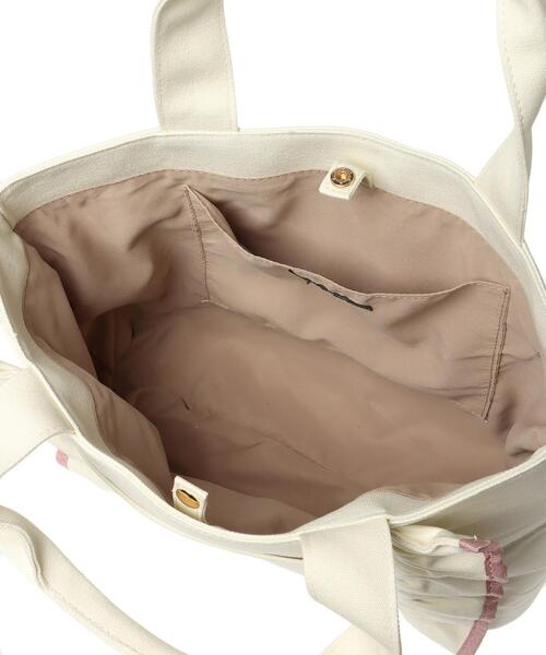 INGNI(イング)の「クリアポーチ付き/キャンバスフリルトート(ハンドバッグ・レディース・ホワイト系その他/ホワイト系その他7/ブラック系8・ONE SIZE)」の4枚目の写真