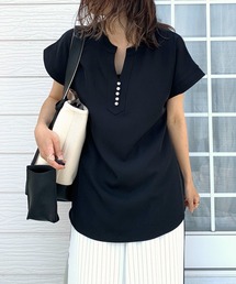 Q | パールVネックブラウス(シャツ/ブラウス)