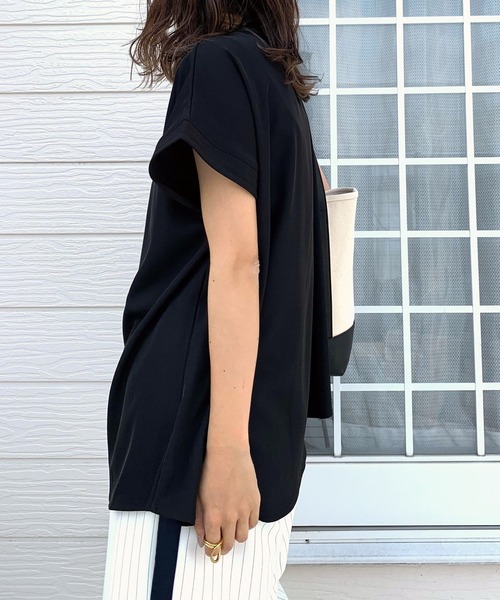 Q（キュー）の「パールVネックブラウス（シャツ/ブラウス・レディース・ベージュ/ブラック・MEDIUM）」の10枚目の写真