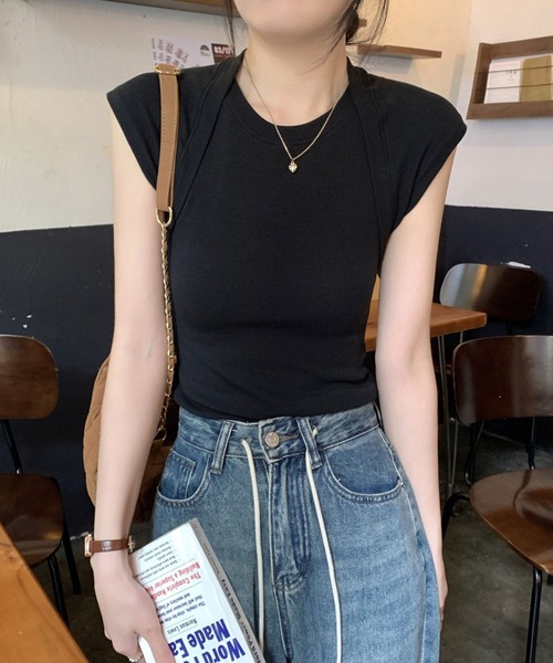 Jewelobe(ジュエローブ)の「ホルターラインコンパクトTシャツ(Tシャツ/カットソー・レディース・ホワイト/杢グレー/ブラック・FREE)」の3枚目の写真
