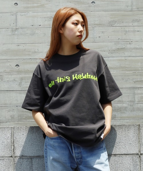 ROOPTOKYO(ループトウキョウ)の「all this mayhem/オールディスメイヘム ATM LOGO 半袖Tシャツ メンズ 夏物 夏服(Tシャツ/カットソー・メンズ・ホワイト/ライトグレー/ネイビー/スミクロ/ホワイト系/ネイビー系/ダークブラウン系/ブラック系・M/L/XL/X-LARGE/LARGE/MEDIUM)」の4枚目の写真