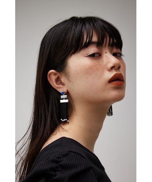 AZUL by moussy(アズールバイマウジー)の「ビーズタッセルピアス(ピアス(両耳用)・レディース・オレンジ/ブラック・FREE)」の2枚目の写真