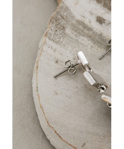 AZUL by moussy(アズールバイマウジー)の「ビーズタッセルピアス(ピアス(両耳用)・レディース・オレンジ/ブラック・FREE)」の5枚目の写真