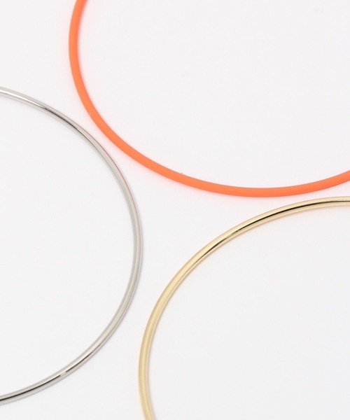 LEPSIM（レプシィム）の「BIGフープピアス　962690（ピアス（両耳用）・レディース・シルバー/オレンジ/ゴールド・ONE SIZE）」の6枚目の写真