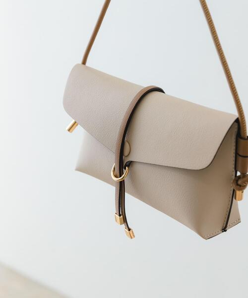 RODE SKO(ロデスコ)の「横型モバイルポシェット(ショルダーバッグ・レディース・ブラック/シルバー/アイボリー/ブラック系その他/グレー系その他/ネイビー/グリーン系その他・ONE)」の22枚目の写真