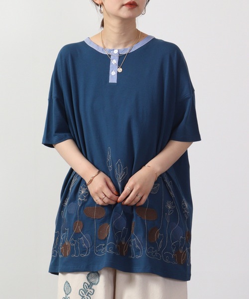 Emago(イマゴ)の「EMAGO 一筆ネコ刺繍チュニック 半袖(チュニック・レディース・ネイビー/ブルー/オリーブ系・FREE)」の9枚目の写真