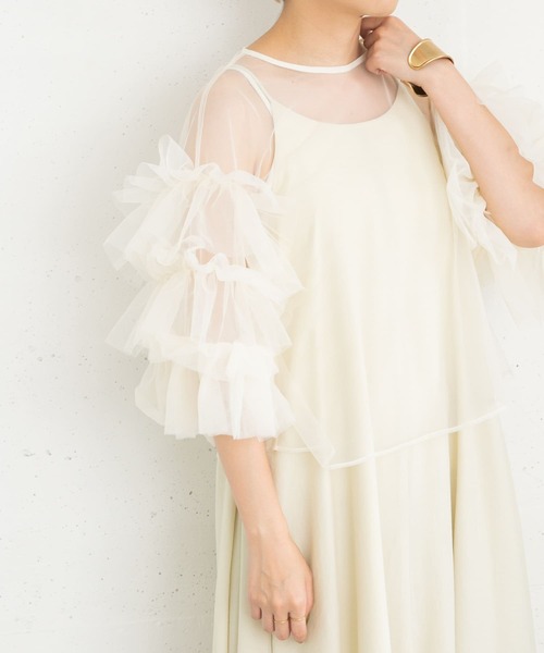 KBF（ケイビーエフ）の「ボリュームスリーブチュールプルオーバー（その他トップス・レディース・ブラック/グレー/アイボリー・ONE）」の9枚目の写真