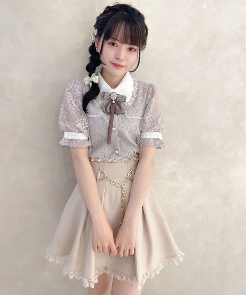 ROJITA(ロジータ)の「【TGCteen2023 summer着用アイテム/ピンク】ブローチ付きオーバーレースブラウス(シャツ/ブラウス・レディース・ブラック/ピンク/グレー・FREE)」の3枚目の写真
