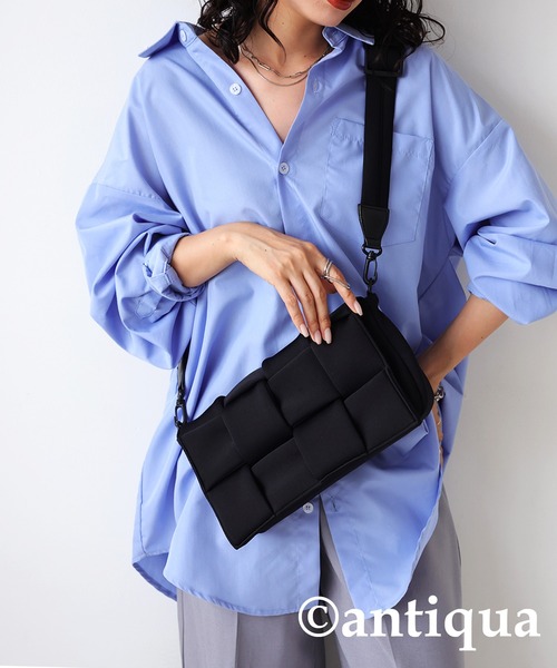 antiqua(アンティカ)の「メッシュショルダーバッグ(ショルダーバッグ・レディース・ブラック・FREE)」の4枚目の写真