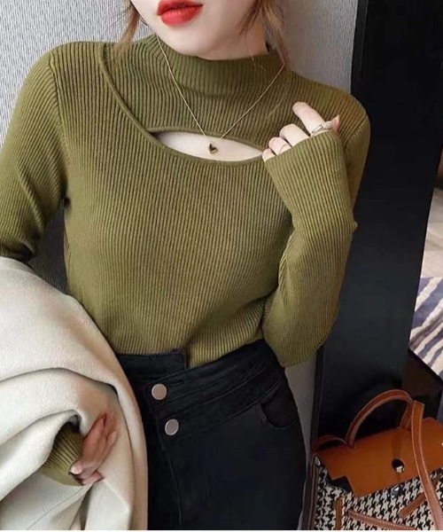 Dream garden（ドリームガーデン）の「ハイネック 胸開き ニットトップス（ニット/セーター・レディース・カーキ/ホワイト/ブラウン/ブラック・FREE）」の4枚目の写真