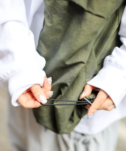 SPINNS（スピンズ）の「【ユニセックスで着用可能】スタンドカラータイダイベスト（ベスト・メンズ・オフホワイト/カーキ/ブラック・ONESIZE）」の16枚目の写真