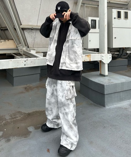 SPINNS（スピンズ）の「【ユニセックスで着用可能】スタンドカラータイダイベスト（ベスト・メンズ・オフホワイト/カーキ/ブラック・ONESIZE）」の22枚目の写真