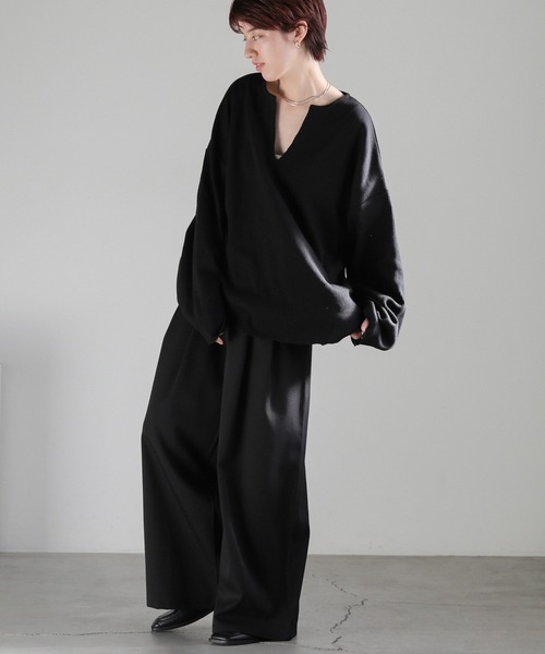 現行モデル✨ルフィル エアクッションカットソー キーネック トップス ブラック LE PHIL(ル フィル)｜エアクッションカットソー/ブラック の通販