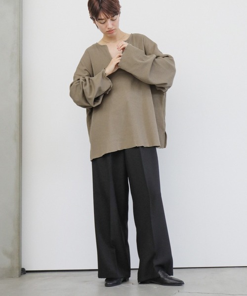 select MOCA(セレクトモカ)の「キーネックワッフルトップス(Tシャツ/カットソー・レディース・アイボリー/ブラック/グレイッシュベージュ・FREE)」の6枚目の写真