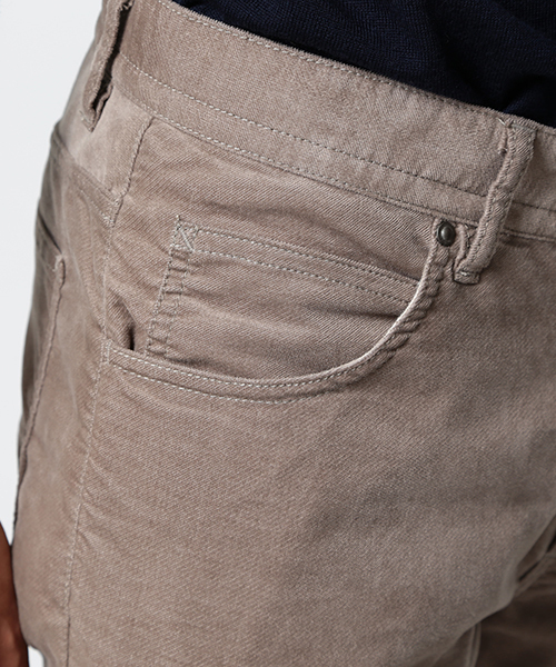 BEAMS（ビームス）の「BEAMS / ベロア シューカット 5ポケット パンツ（その他パンツ・メンズ・ベージュ/ネイビー・MEDIUM/SMALL/LARGE）」の4枚目の写真