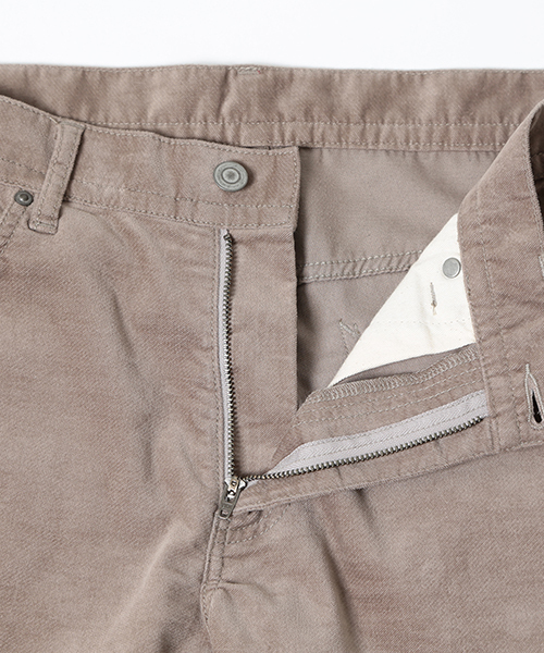 BEAMS（ビームス）の「BEAMS / ベロア シューカット 5ポケット パンツ（その他パンツ・メンズ・ベージュ/ネイビー・MEDIUM/SMALL/LARGE）」の5枚目の写真