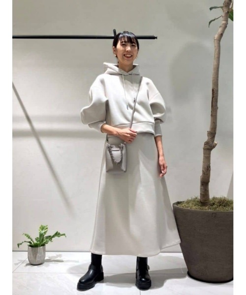 allureville（アルアバイル）の「ダンボールフーディーパーカー