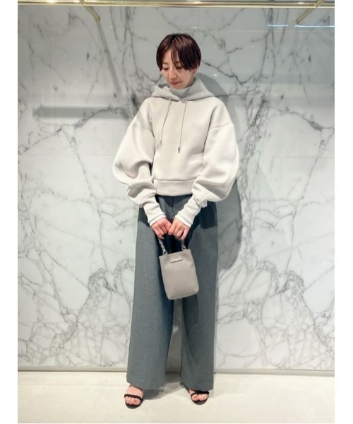 allureville（アルアバイル）の「ダンボールフーディーパーカー