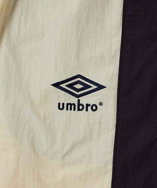 ADAM ET ROPE'(アダムエロペ)の「《別注》【UMBRO/アンブロ】TRACK PANTS(その他パンツ・メンズ・キナリ/ネイビー・L/XL)」の6枚目の写真