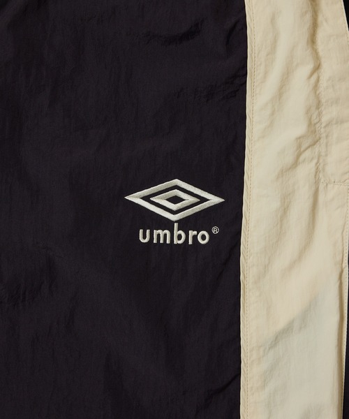 ADAM ET ROPE'(アダムエロペ)の「《別注》【UMBRO/アンブロ】TRACK PANTS(その他パンツ・メンズ・キナリ/ネイビー・L/XL)」の9枚目の写真