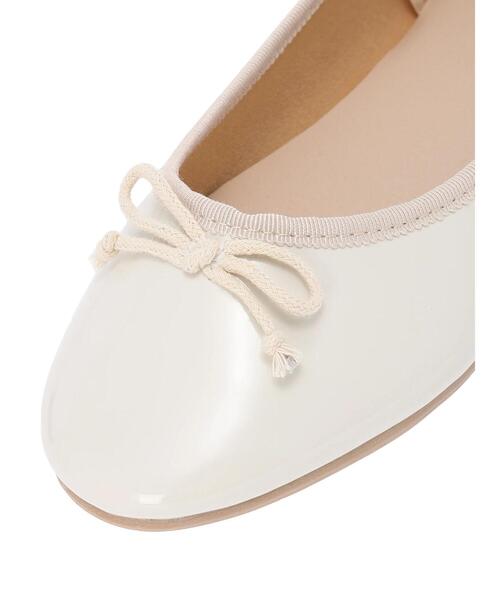 Samansa Mos2(サマンサ モスモス)の「【S/XLサイズ WEB限定】エナメルメタリックアソートバレエシューズ(パンプス・レディース・オフホワイト/シルバー/ブラック・S/XL/M/L)」の4枚目の写真