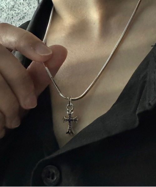 SILVER BULLET(シルバーバレット)の「『SBLT』ユニセックス 925シルバートップ リバーシブル クロスデザイン ネックレス(ネックレス・レディース・ブルー系その他/シルバー系/ホワイト/ホワイト系その他/ピンク/ブラック系その他/ブルー/シルバー/ブラック/ピンク系その他・ONE SIZE)」の4枚目の写真