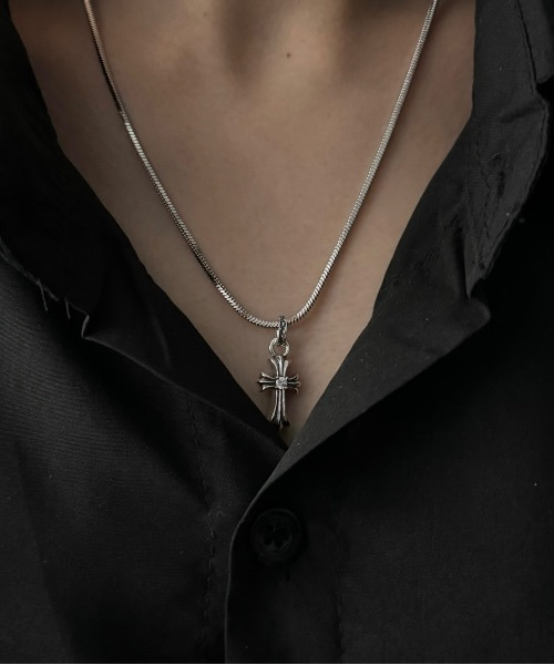 SILVER BULLET(シルバーバレット)の「『SBLT』ユニセックス 925シルバートップ リバーシブル クロスデザイン ネックレス(ネックレス・レディース・ブルー系その他/シルバー系/ホワイト/ホワイト系その他/ピンク/ブラック系その他/ブルー/シルバー/ブラック/ピンク系その他・ONE SIZE)」の2枚目の写真